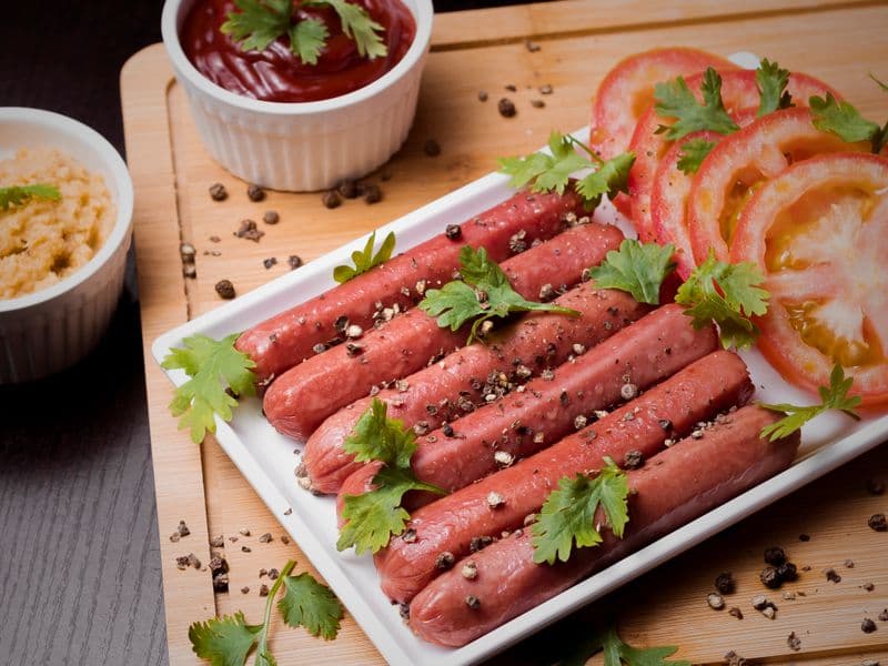 Beef frankfurter (hot dog)
