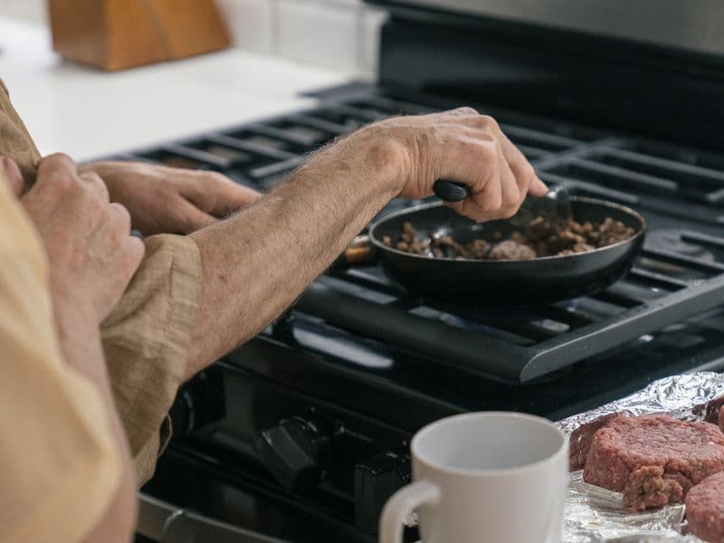 Ground beef, 85% lean, cooked
