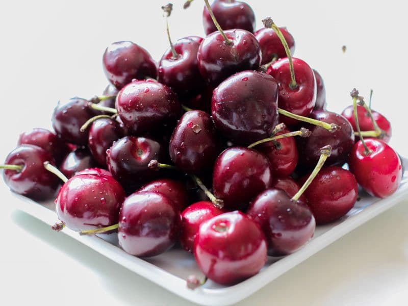 Cherries, sweet, raw