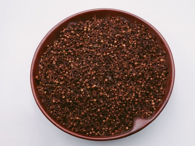 Cloves, ground