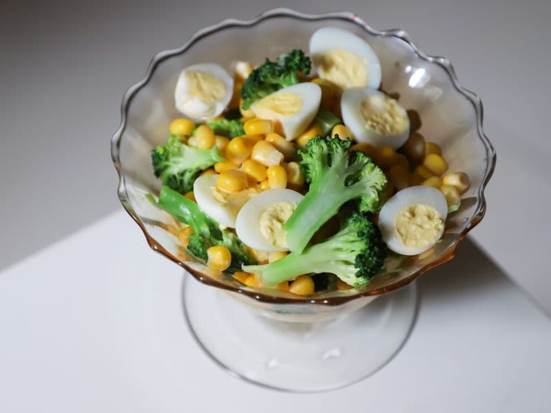 Corn salad (mâche), raw