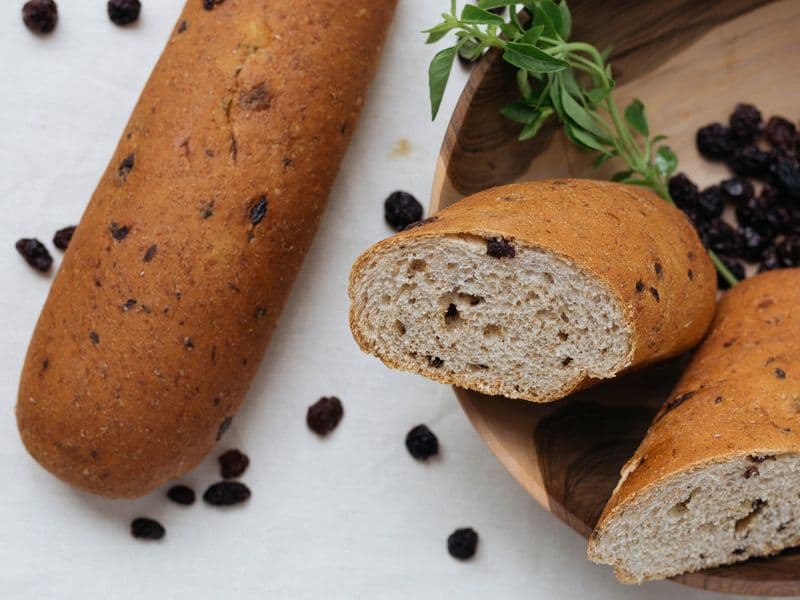 Raisin bread
