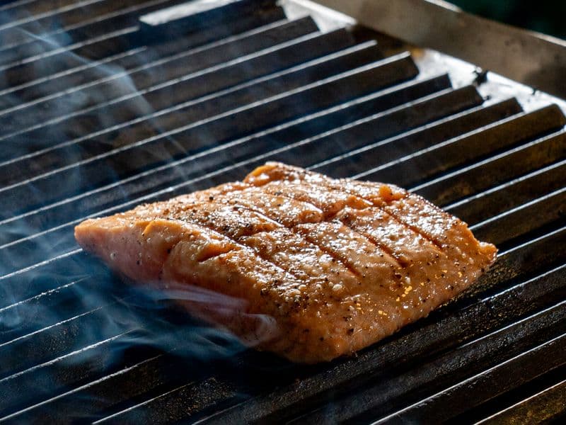 Smoked salmon (lox)